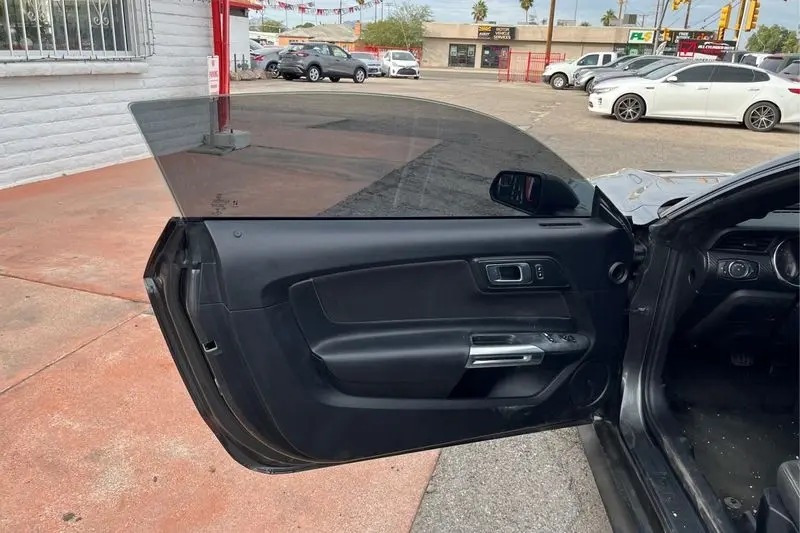 
								2018 Ford Mustang EcoBoost full									