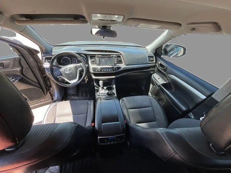 
								2019 Toyota Highlander LE Plus full									