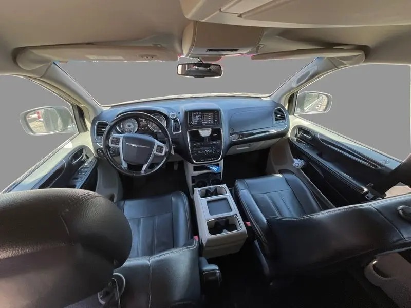 
								2014 Chrysler Town & Country Touring full									