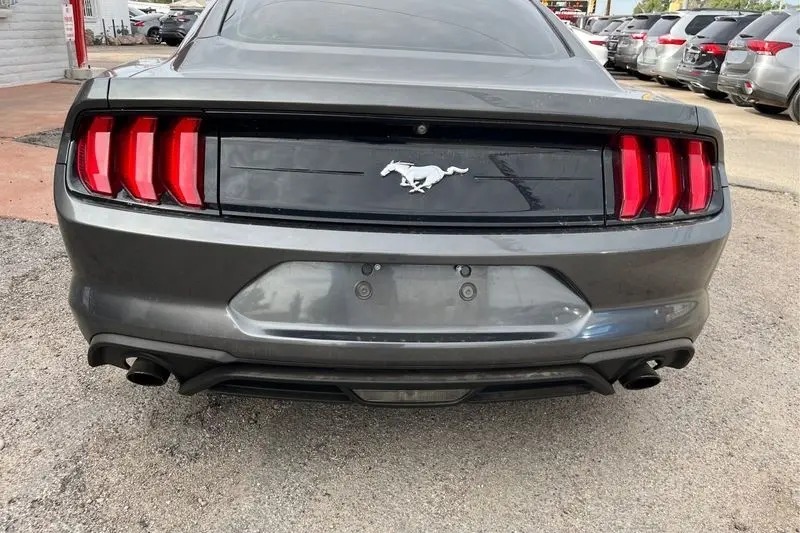 
								2018 Ford Mustang EcoBoost full									
