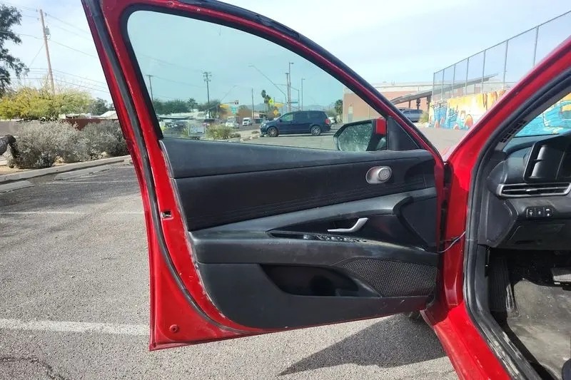 
								2013 Hyundai Elantra GLS full									