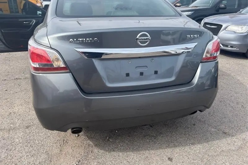 
								2015 Nissan Altima 3.5 SL full									