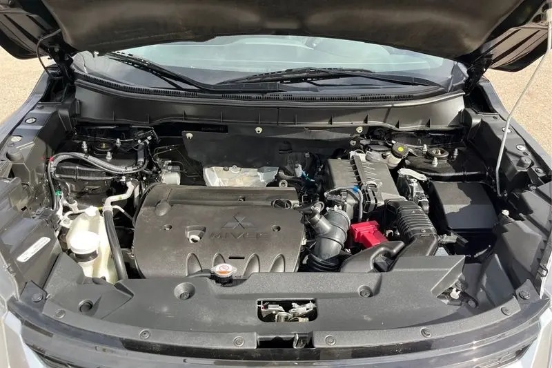 
								2022 Mitsubishi Outlander Sport LE full									