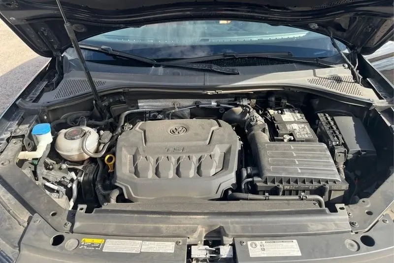 
								2019 Volkswagen Tiguan 2.0T SEL full									