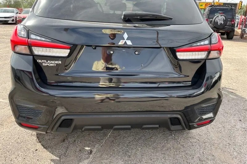 
								2022 Mitsubishi Outlander Sport LE full									