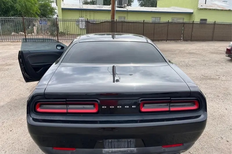 
								2016 Dodge Challenger SXT full									