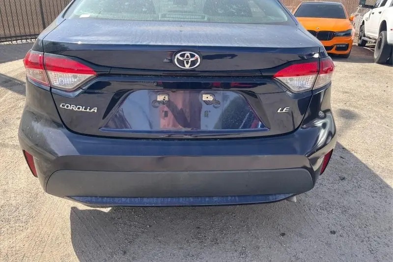 
								2020 Toyota Corolla LE full									
