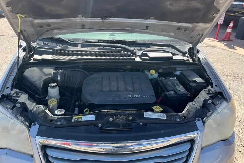
								2014 Chrysler Town & Country Touring full									