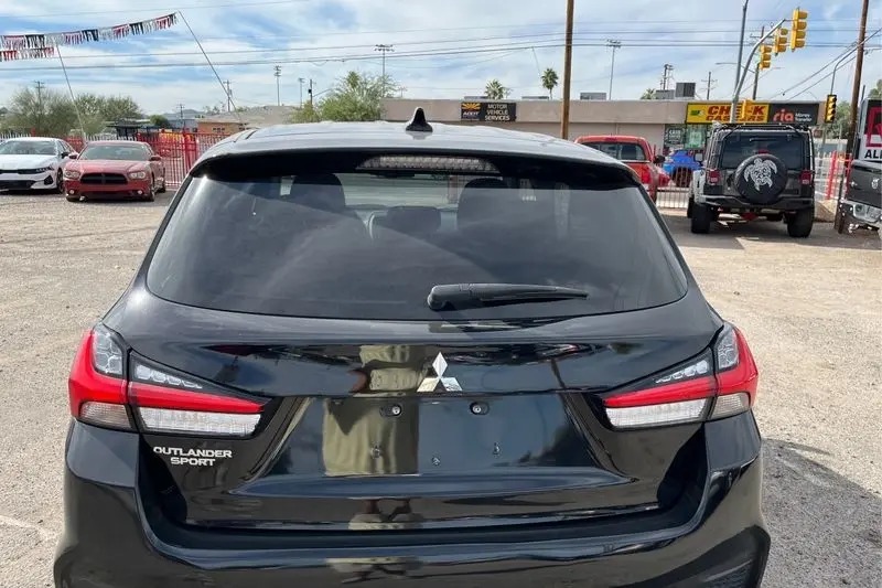 
								2022 Mitsubishi Outlander Sport LE full									