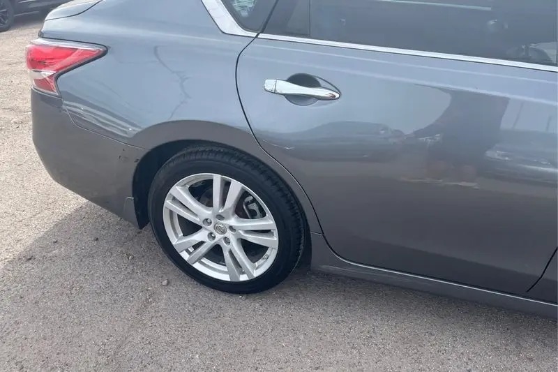 
								2019 Nissan Altima 2.5 Platinum full									