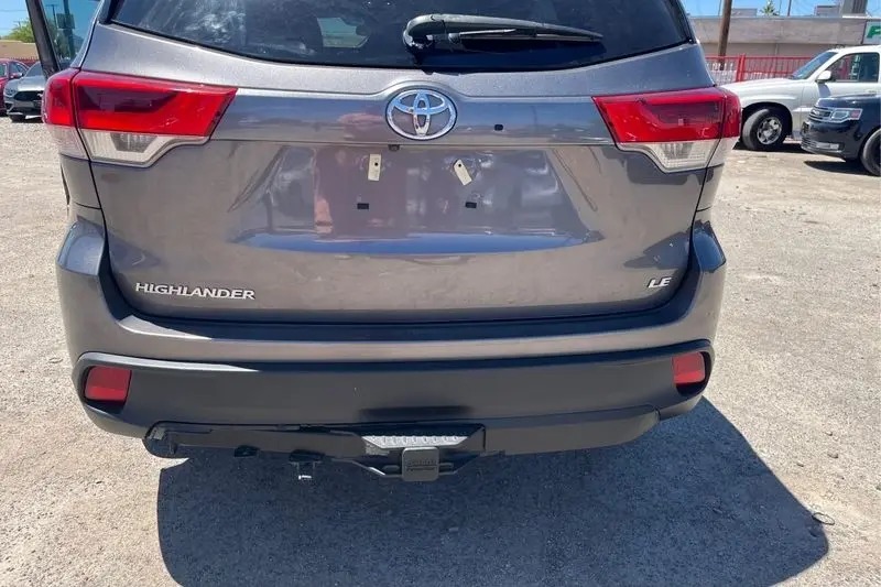 
								2019 Toyota Highlander LE Plus full									