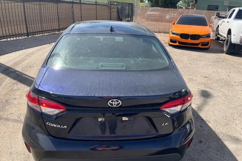 
								2020 Toyota Corolla LE full									