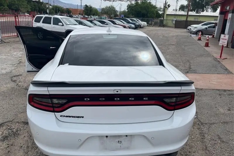 
								2017 Dodge Charger SXT AWD full									