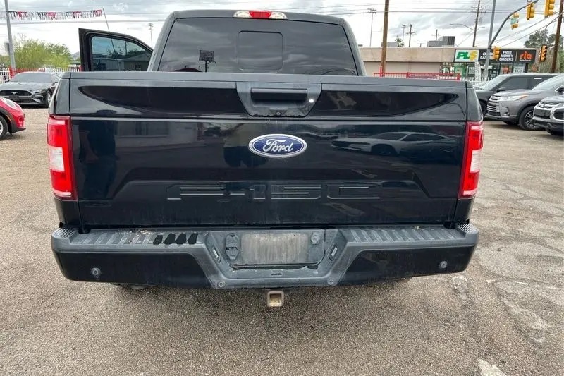 
								2018 Ford F-150 XLT full									
