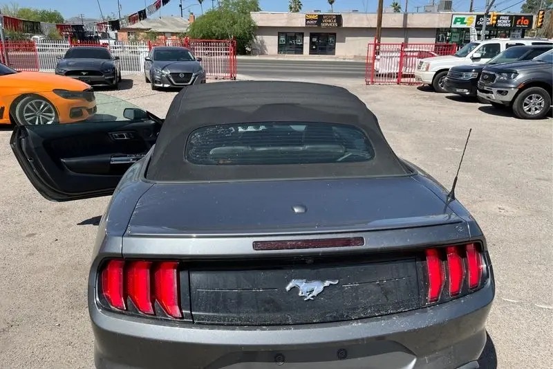 
								2023 Ford Mustang EcoBoost Premium Convertible full									