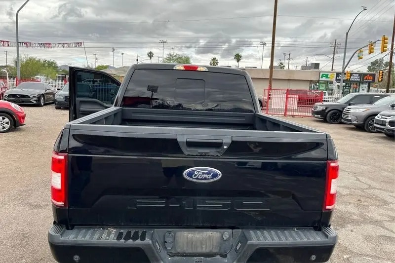
								2018 Ford F-150 XLT full									