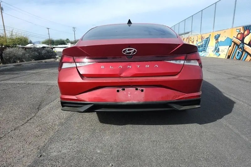 
								2013 Hyundai Elantra GLS full									