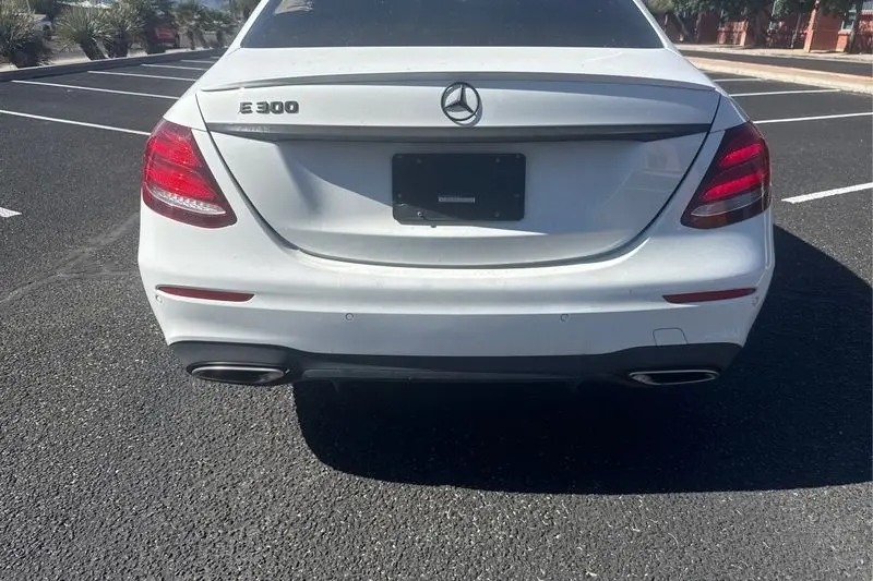 
								2018 Mercedes-Benz E-Class full									