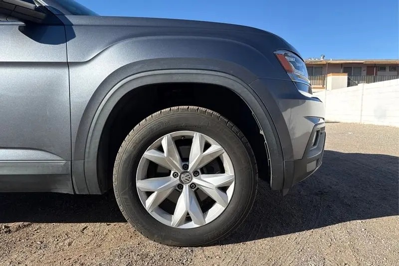 
								2018 Volkswagen Atlas 3.6L V6 SE full									