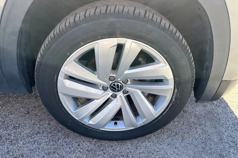 
								2021 Volkswagen Atlas 3.6L V6 SEL full									
