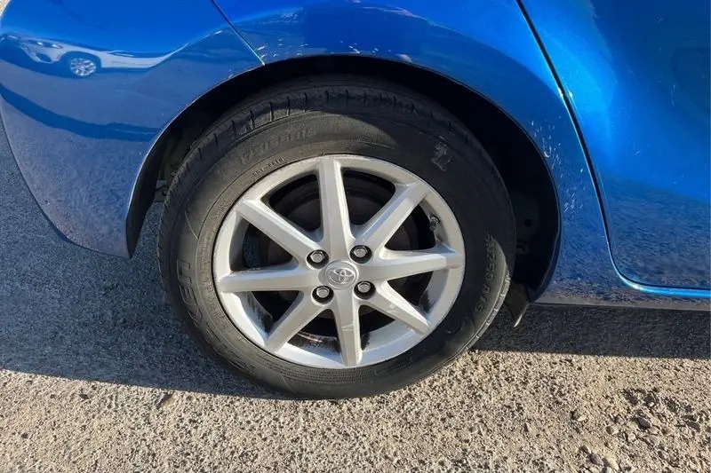 
								2014 Toyota Prius c Four full									